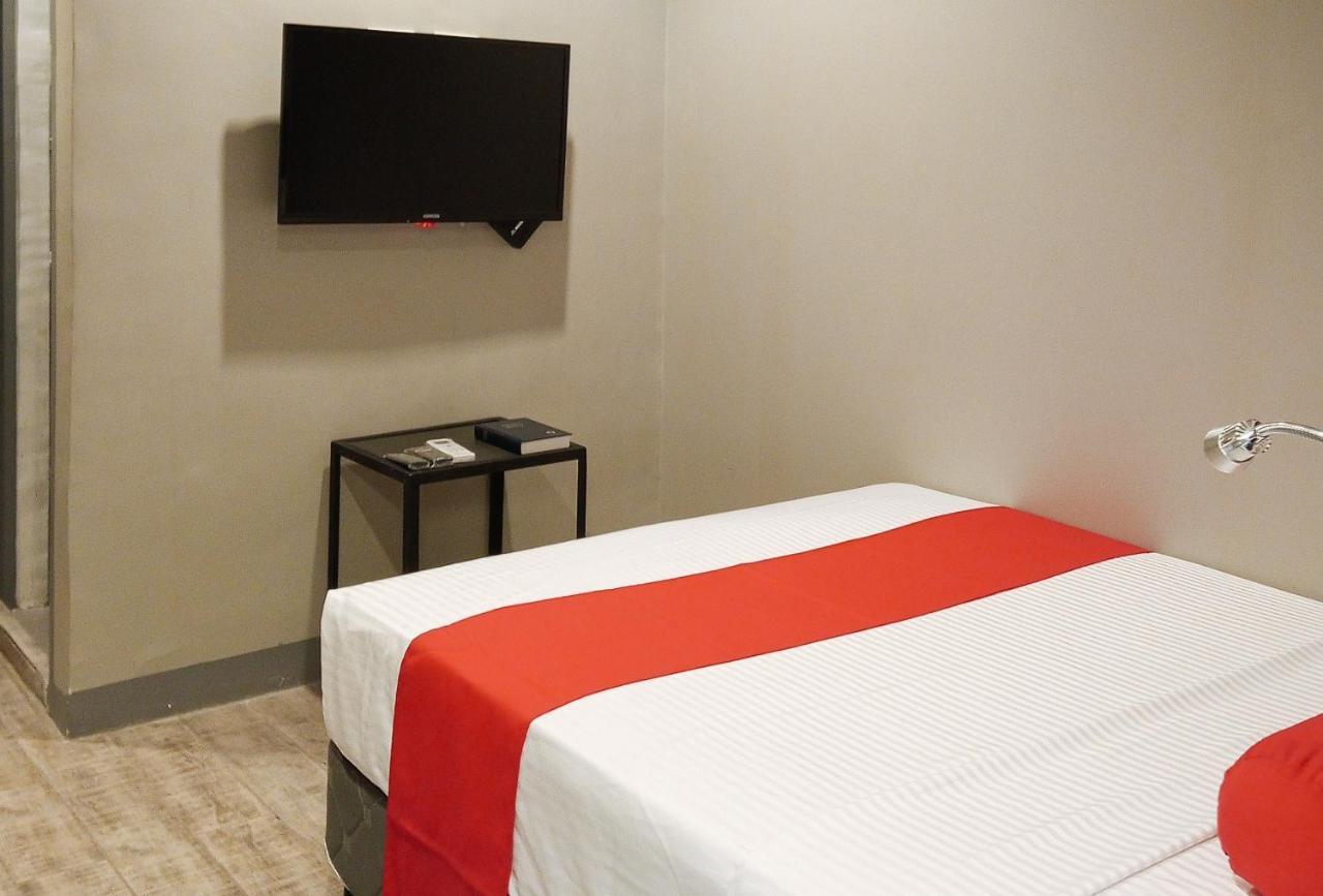 Central District Hotel Davao Экстерьер фото