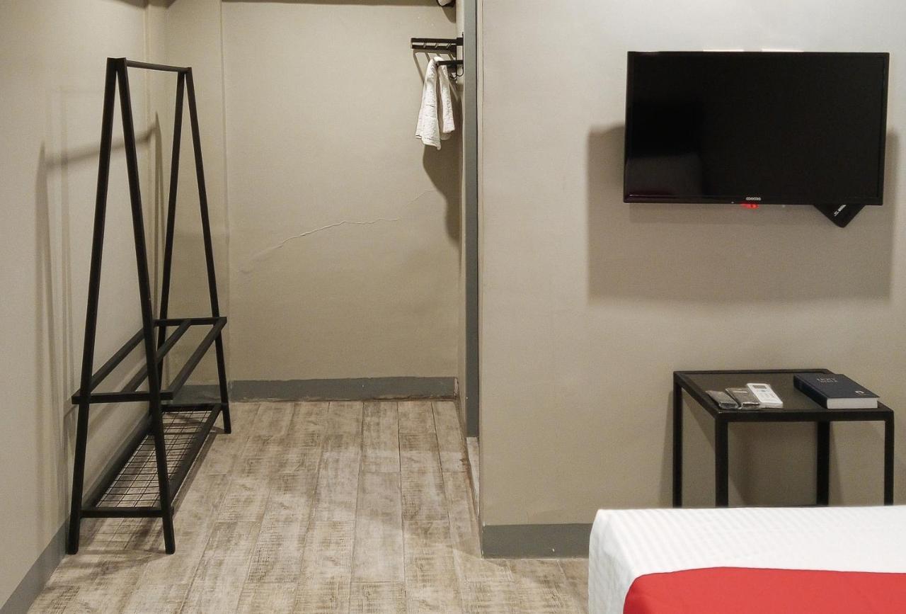 Central District Hotel Davao Экстерьер фото
