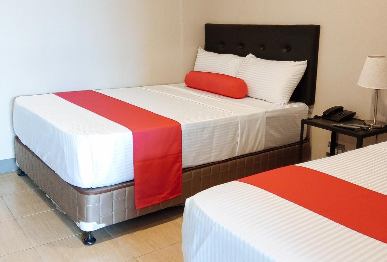 Central District Hotel Davao Экстерьер фото