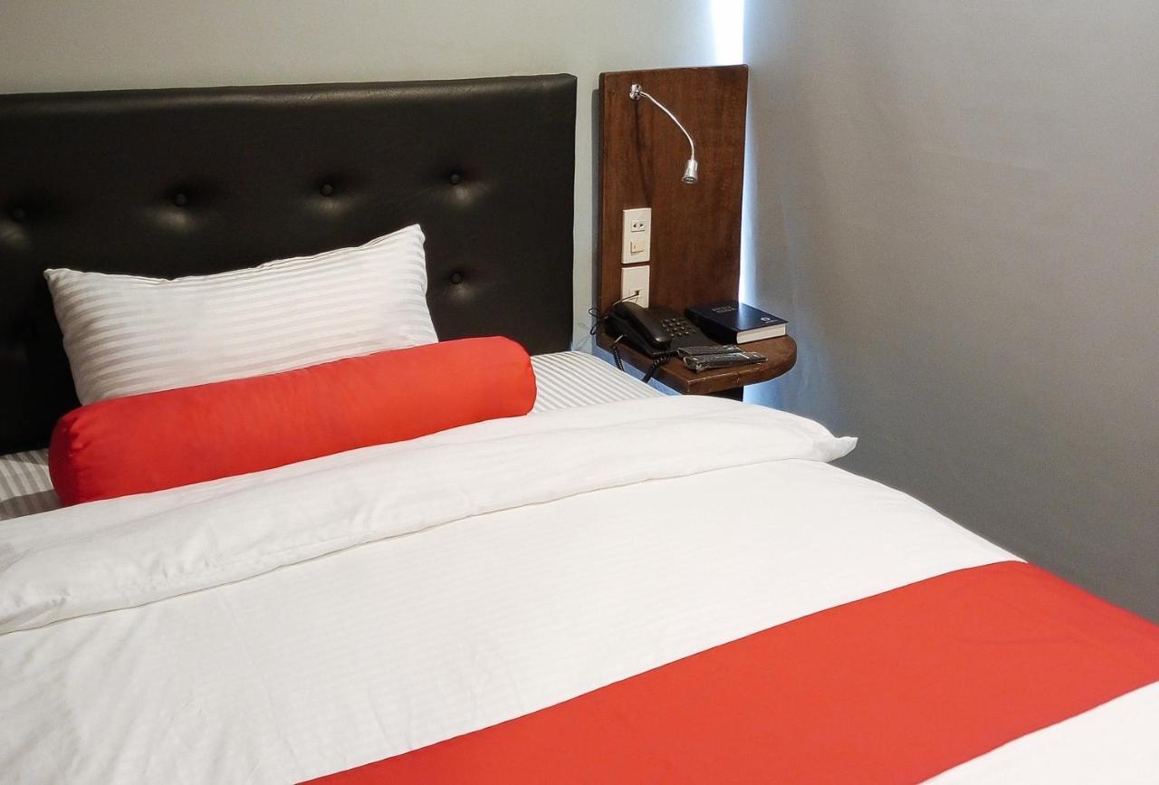 Central District Hotel Davao Экстерьер фото